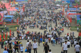 Hàng triệu người đổ về đền Hùng trước ngày chính hội