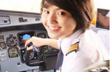 Không thi đại học, trở thành nữ phi công trẻ nhất Việt Nam