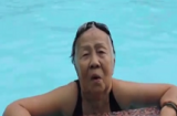 Cụ bà 90 tuổi bơi lội 'như vận động viên chuyên nghiệp'