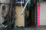 Cháy cột điện, cửa hàng quần áo thiệt hại 700 triệu đồng