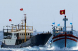 Biển Đông ngày 6/6: Tàu TQ ném đá, 'mưa' chai lọ sang tàu VN