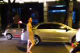Giật mình nam thanh niên nude giữa đường phố Hà Nội