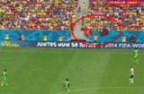 World Cup 2014: Cờ Việt Nam xuất hiện trong trận Pháp – Nigeria