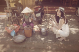Hoa hậu Thu Thảo siêu giản dị ngồi ăn chè trên vỉa hè