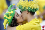 Những nụ hôn cháy bỏng nhất mùa World Cup 2014