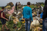 Vụ máy bay MH17 bị bắn rơi: Đau xót khung cảnh tang thương