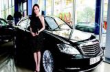 Choáng váng ngắm siêu xe tiền tỷ của nữ ca sỹ Vi Oanh
