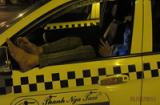Tài xế taxi sợ chết khiếp vì 'kiều nữ bóng đêm'