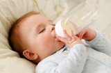 Sai lầm 'chết người' mà rất phổ biến khi bảo quản sữa mẹ