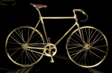 Chiếc xe đạp dát vàng, nạm 600 viên pha lê giá... 2 tỷ đồng