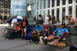 Người hâm mộ đã bắt đầu xếp hàng chờ mua iPhone 6