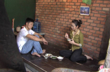 Jennifer Phạm bất ngờ cùng chồng sống trong cảnh nghèo khó