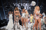 Nóng rực show diễn gợi cảm nhất hành tinh Victoria's Secret