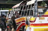 Xe buýt bị đánh bom, 26 người thương vong