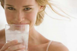 Khi nào uống nước lạnh sẽ mang tới sức khỏe vàng?