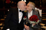 Gặp lại và cưới mối tình sét đánh sau 70 năm nhờ... Facebook