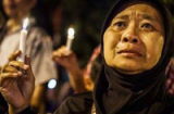 Người dân Indonesia rơi lệ cầu nguyện cho nạn nhân QZ8501
