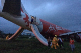 Máy bay Air Asia phát nổ, hành khách từ chối lên lại chuyến