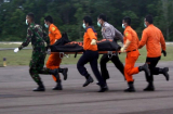 QZ8501: Tìm thấy nhiều th.i th.ể vẫn còn thắt dây an toàn
