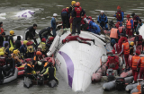 Vụ máy bay Đài Loan lao xuống sông: Vớt được 40 thi thể