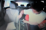 Nữ du khách Nigeria bị cưỡng bức tập thể ngay trên xe hơi