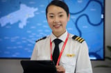 Ngắm nữ phi công Hàn Quốc xinh đẹp của hãng bay Việt Nam