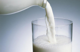 Mẹo đơn giản giúp phân biệt sữa bột thật và giả