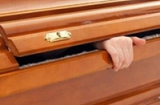 Cụ bà 92 tuổi bất ngờ sống lại giữa tang lễ của mình