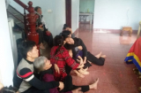 Sập giàn giáo ở Formosa: Vợ trẻ khóc ngất nhận thi thể chồng