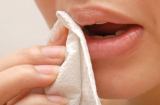 Hiểm họa khôn lường khi dùng giấy vệ sinh lau miệng