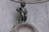 Giai thoại về bức tượng đồng cậu bé đứng tè ở Bỉ