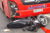 Thai phụ sắp sinh bị xe khách tông ngã xuống đường, kéo lê 10 mét