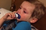 Mỹ: Cậu bé 2 tuổi khóc tức tưởi đòi tranh cử Tổng thống