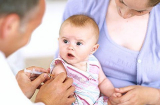 10 mũi tiêm vắc xin trẻ 'không thể bỏ qua' trong đời
