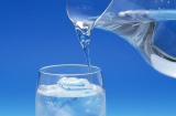 Uống nước đá gây hại khôn lường thế nào với sức khỏe?