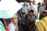 Thảm sát ở Bình Phước: Hàng trăm công nhân khóc rời công ty