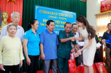 Sau 'bão scandal', Kỳ Duyên về quê Nam Định làm từ thiện