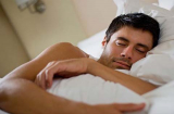 Ngủ khỏa thân giúp ngừa được những bệnh nguy hiểm nào?
