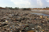 Bãi rác ô nhiễm nặng ở Sầm Sơn “xua đuổi” dân và khách du lịch