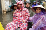 Xe bò lội nước đi... đẻ ở Hà Nội: 'Vợ tôi đã sinh hai cháu trai'