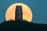Ngắm 'siêu trăng máu' tuyệt đẹp hiếm thấy trên khắp thế giới