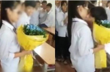 Clip: Ngày 20/10, học sinh tặng hoa và... hôn nhau ngay trong lớp