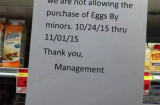 Vì Halloween 'an toàn', không bán trứng cho trẻ vị thành niên