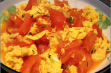 Cách làm trứng bác cà chua đơn giản mà ngon cơm