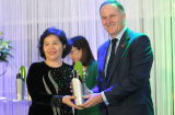 Thủ tướng New Zealand trao giải thưởng cho Tổng Giám Đốc Vinamilk