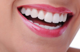 Cách tẩy trắng răng tại nhà không cần dùng chỉ nha khoa