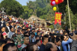 Khách đến hội chùa Hương năm nay tăng đột biến so với mọi năm