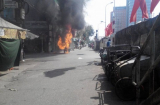 Hà Nội: Xe máy dựng trên phố bất ngờ bốc cháy ngùn ngụt
