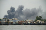 Lửa bốc cháy ngùn ngụt ở chợ Biên Hòa