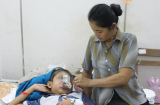 Xót thương bé trai 12 tuổi bị ăn mòn khuôn mặt vì bệnh lạ